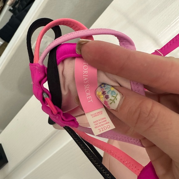 Victoria’s Secret color block pink swimsuit bikini top 32DD - Picture 2 of 6